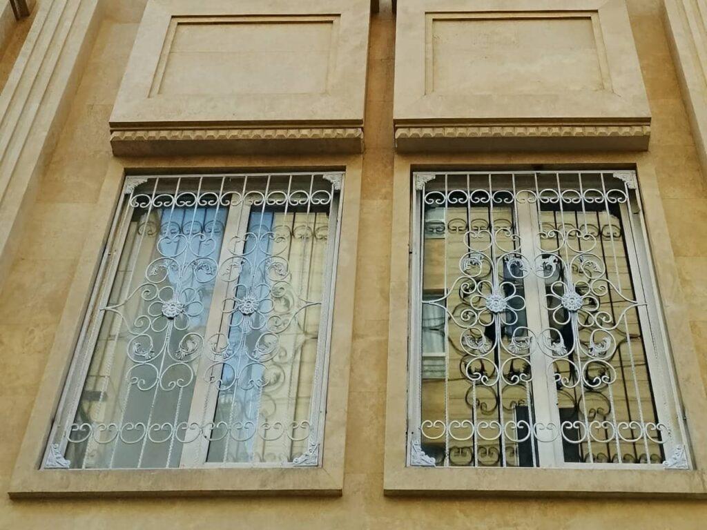 نصب حفاظ آهنی برای امنیت ساختمان نصب حفاظ آهنی برای امنیت ساختمان