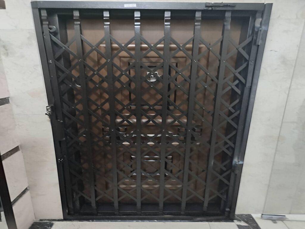 انواع حفاظ درب آپارتمان
