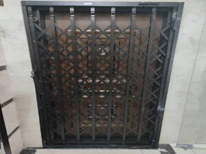 انواع حفاظ درب آپارتمان