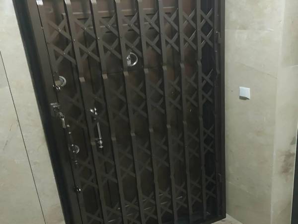 حفاظ آهنی ساختمان در جنوب تهران
