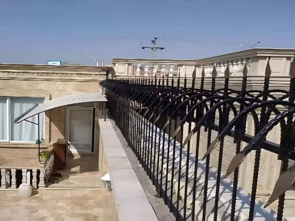 حفاظ آهنی ساختمان در محله کهریزک