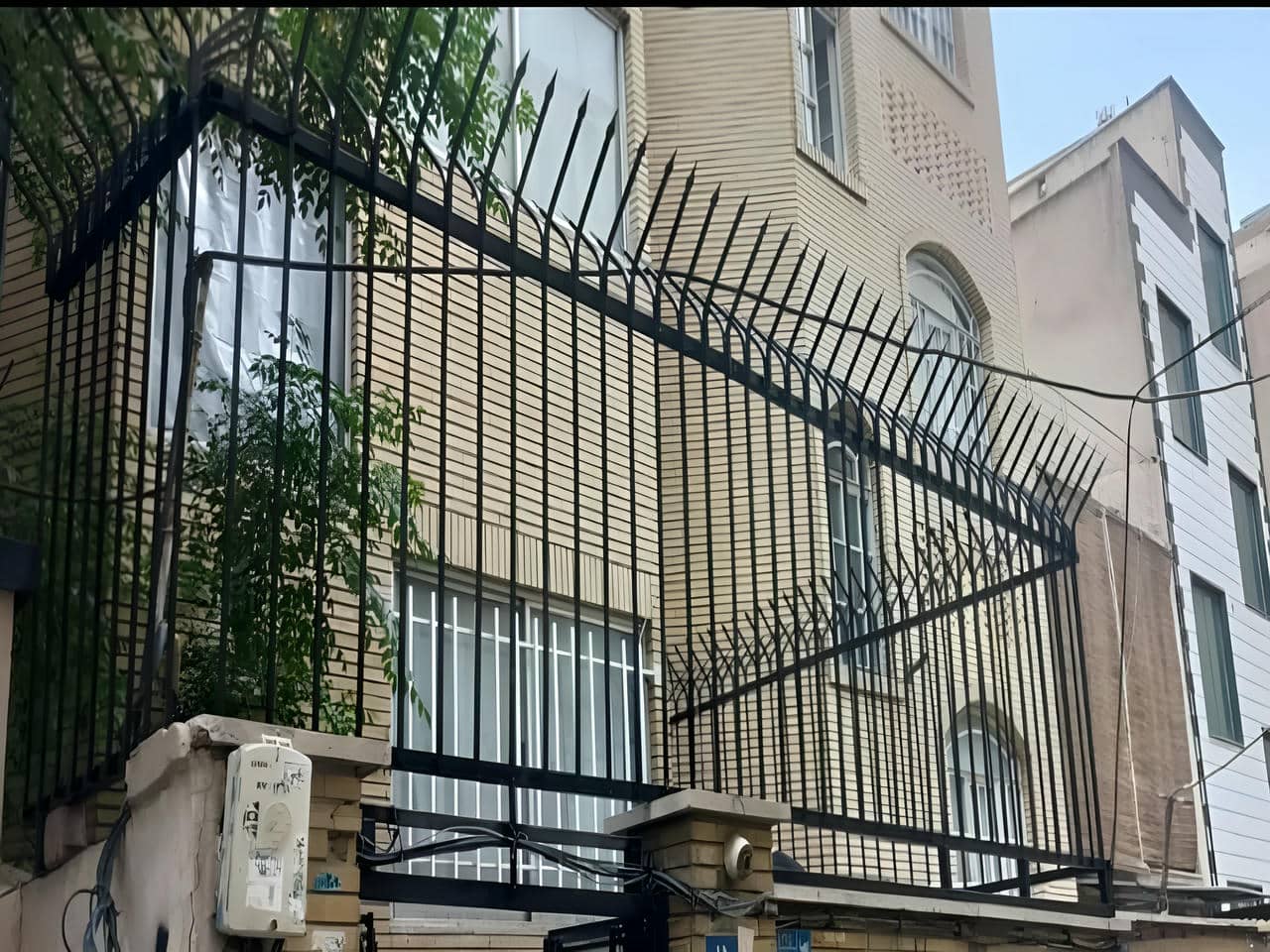 حفاظ آهنی ساختمان در محله تهرانسر | دیجی صنعت حفاظ آهنی ساختمان در محله تهرانسر