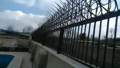 حفاظ آهنی در شهرک آپادانا