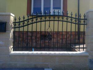 حفاظ آهنی در دهکده المپیک