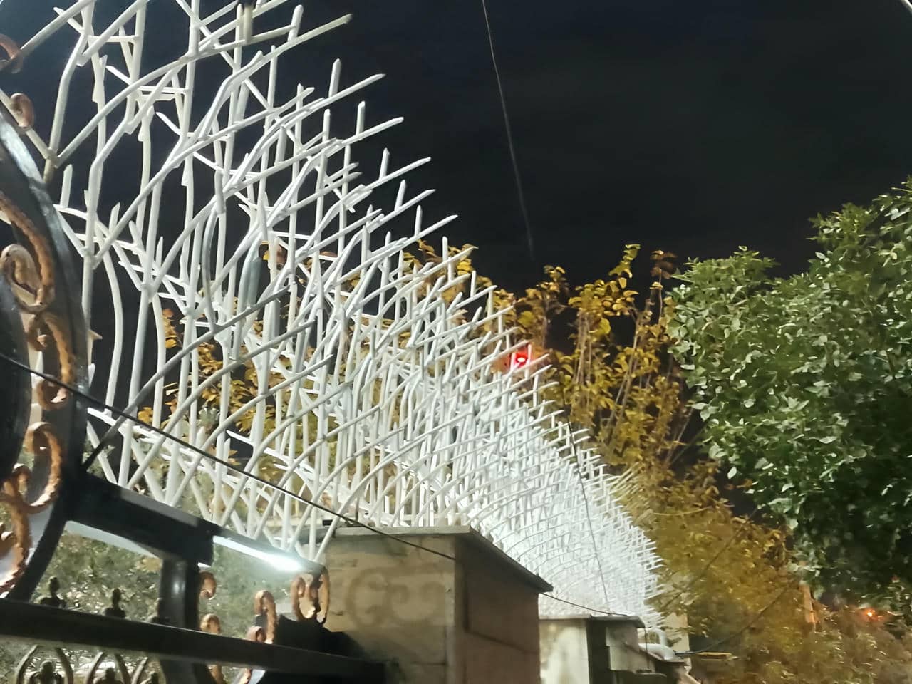 حفاظ بالای درب و دیوار