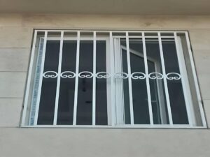 اندازه گیری پنجره برای نصب حفاظ