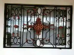 حفاظ آهنی در اقدسیه