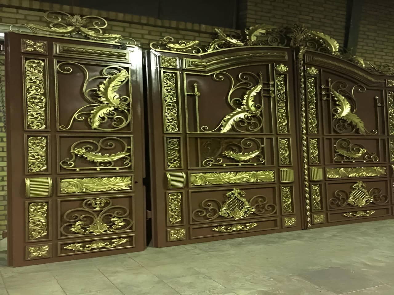 آینده ی روشن درب آهنی حیاط فرفورژه ویلایی