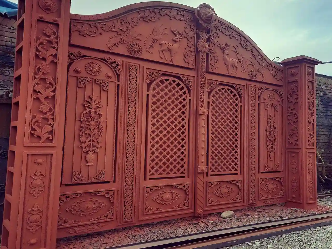 درب آهنی ویلایی: زیبایی و امنیت درب آهنی ویلایی: زیبایی و امنیت