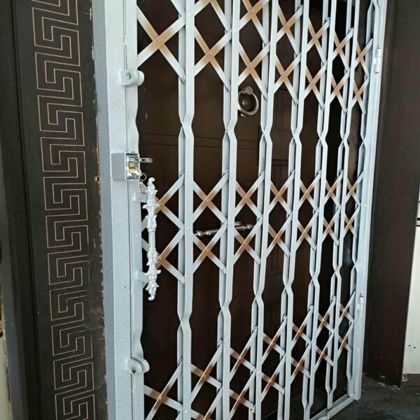 رنگ‌بندی مختلف درب آکاردئونی ضد سرقت برای انواع ساختمان