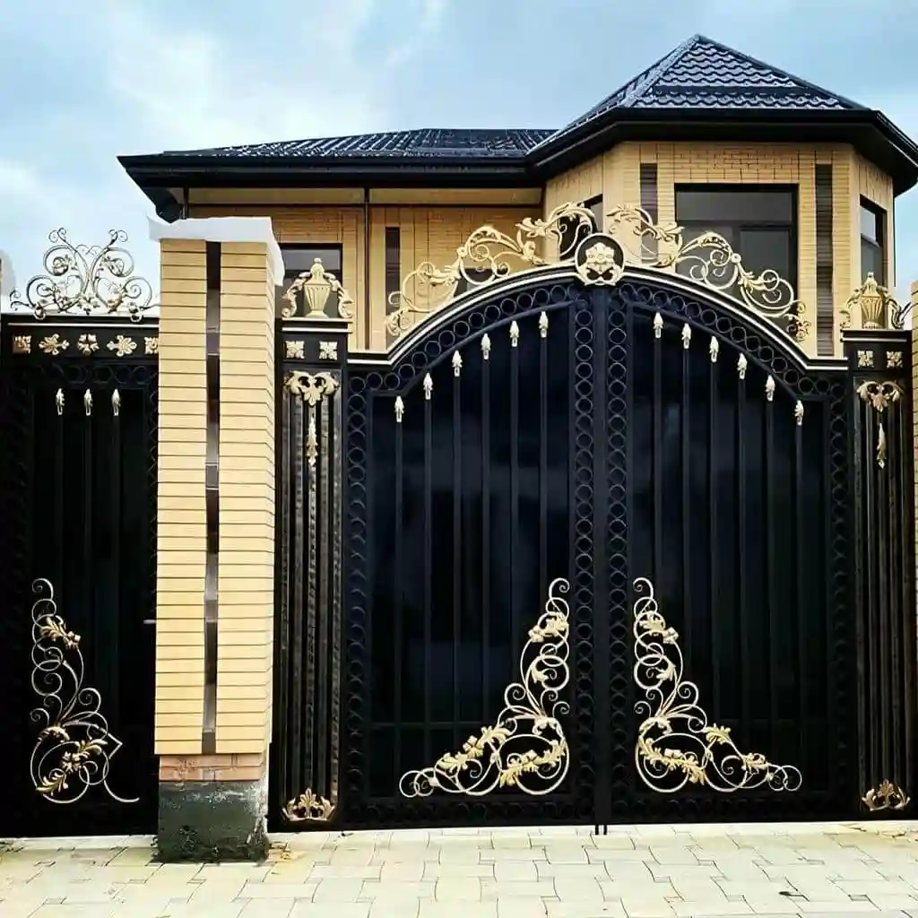 درب حیاط لاکچری ابعاد سفارشی با قیمت مناسب