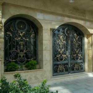 عکس درب فرفورژه پارکینگ ویلایی با ابعاد سفارشی