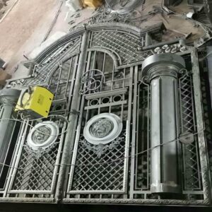 مدل جدید درب حیاط فرفورژه مشکی مقاوم و لاکچری