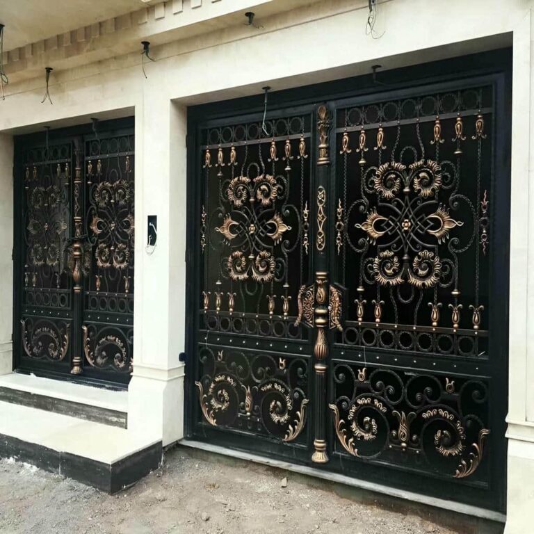 طراحی و ساخت درب پارکینگ فلزی