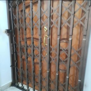 حفاظ آکاردئونی سه گل تسمه ۲.۵ سانتی متر سفارشی برای ورودی آپارتمان