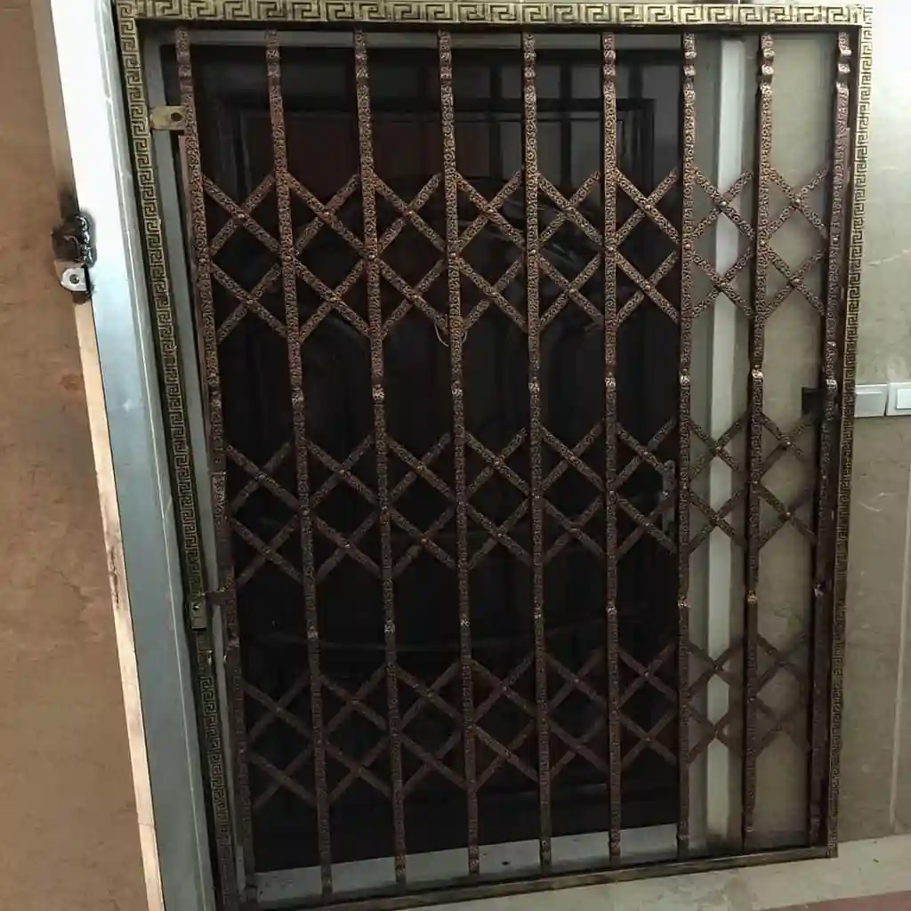 حفاظ آکاردئونی سه گل پرچ مخفی چند لایه با تسمه نقش دار ۲.۵ سانتی مت