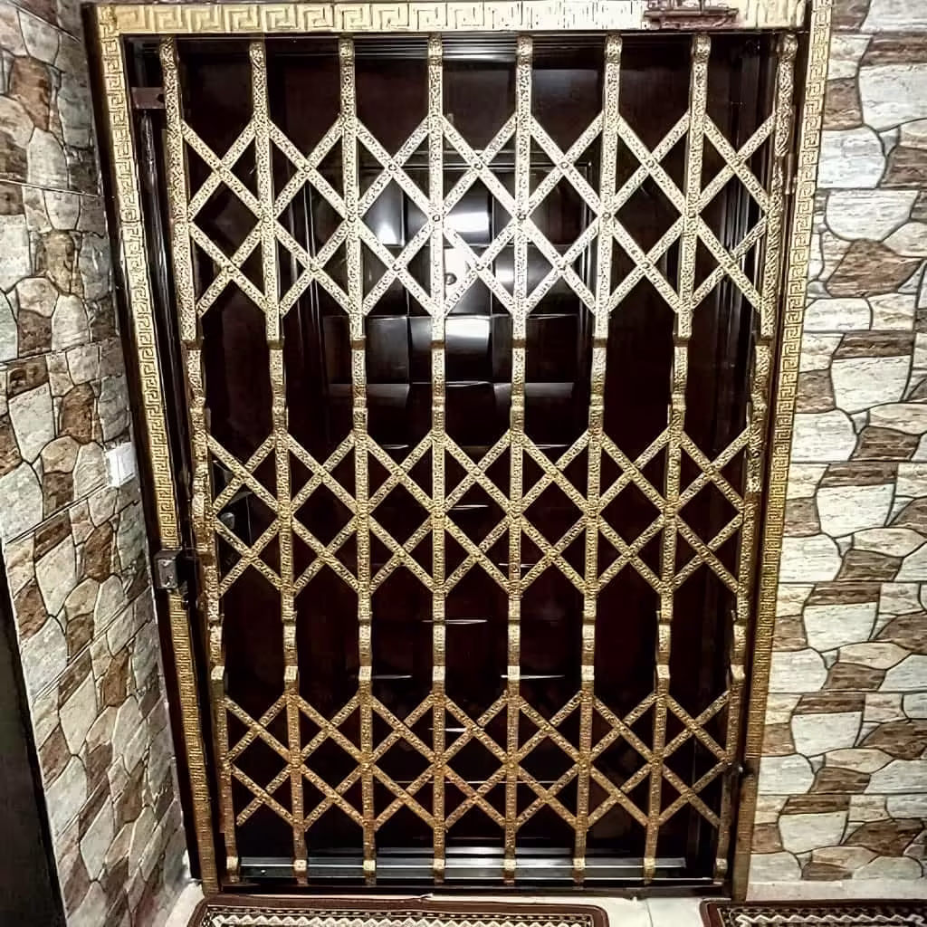 نمونه حفاظ آکاردئونی سه گل با رنگ طلایی و تسمه ساده