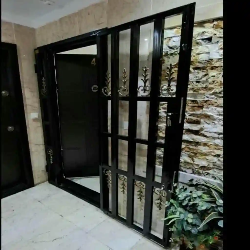حفاظ لولایی درب آپارتمان