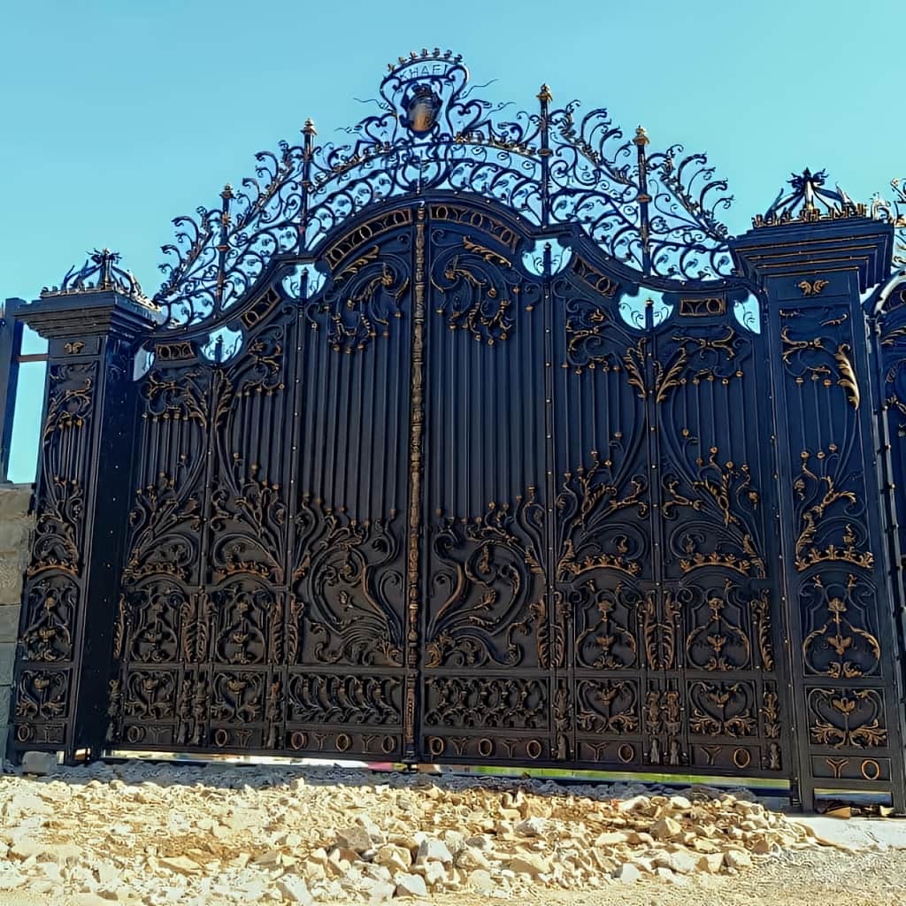 درب حیاط آهنی