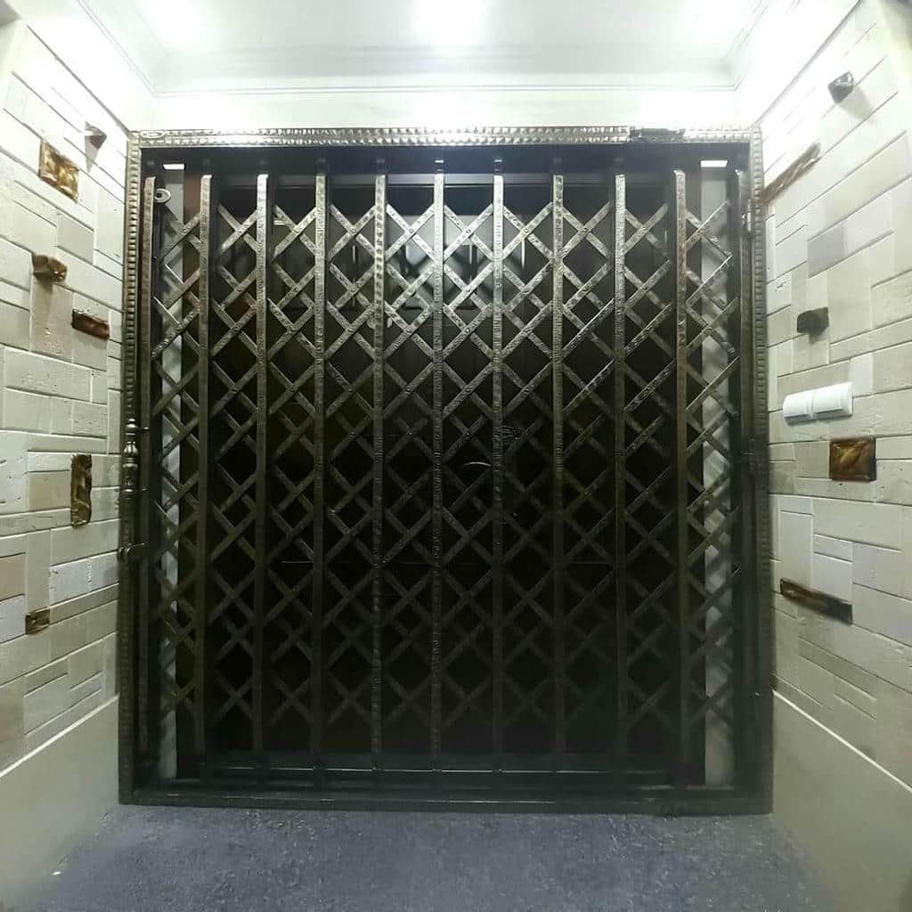 نصب حفاظ درب کشویی