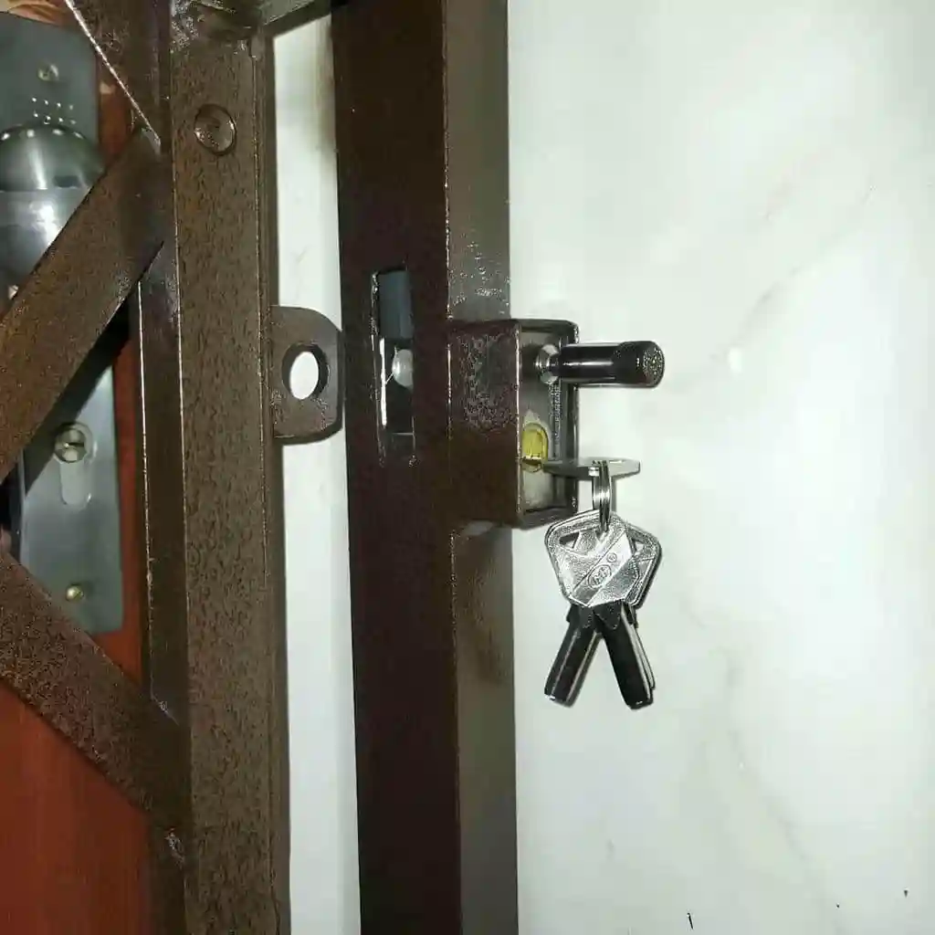 حفاظ آهنی ضد سرقت ورودی