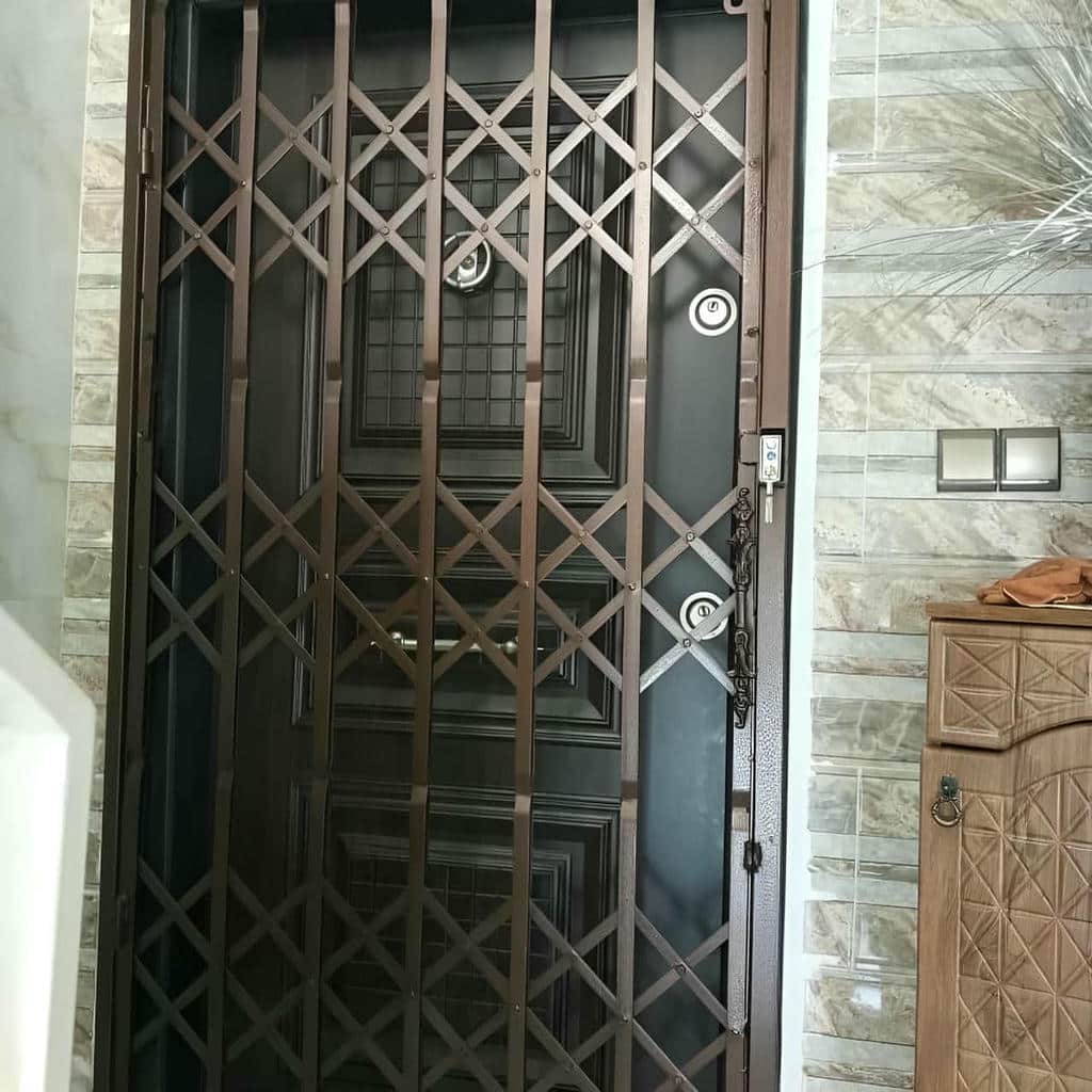 درب آکاردئونی آهنی