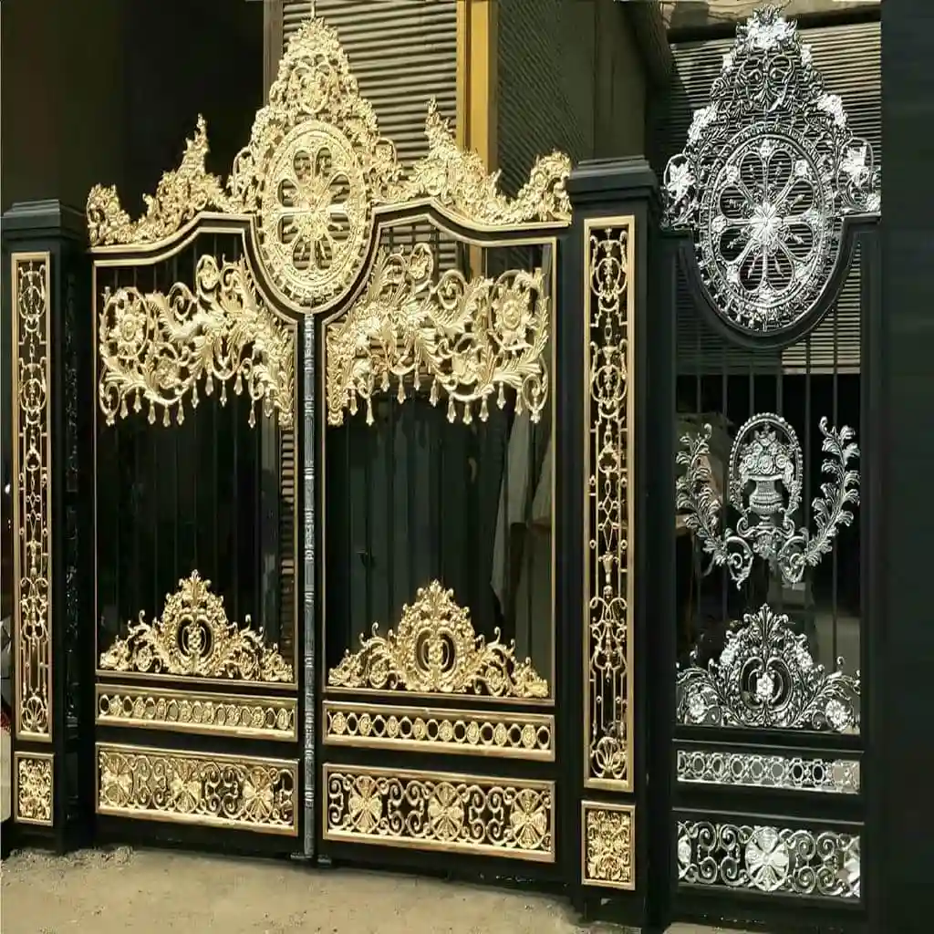 درب ورودی حیاط آهنی