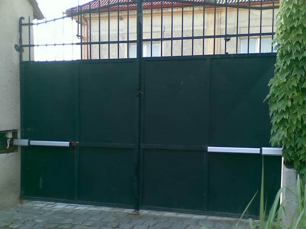 نصب جک درب پارکینگ اصولی در شهرکرد