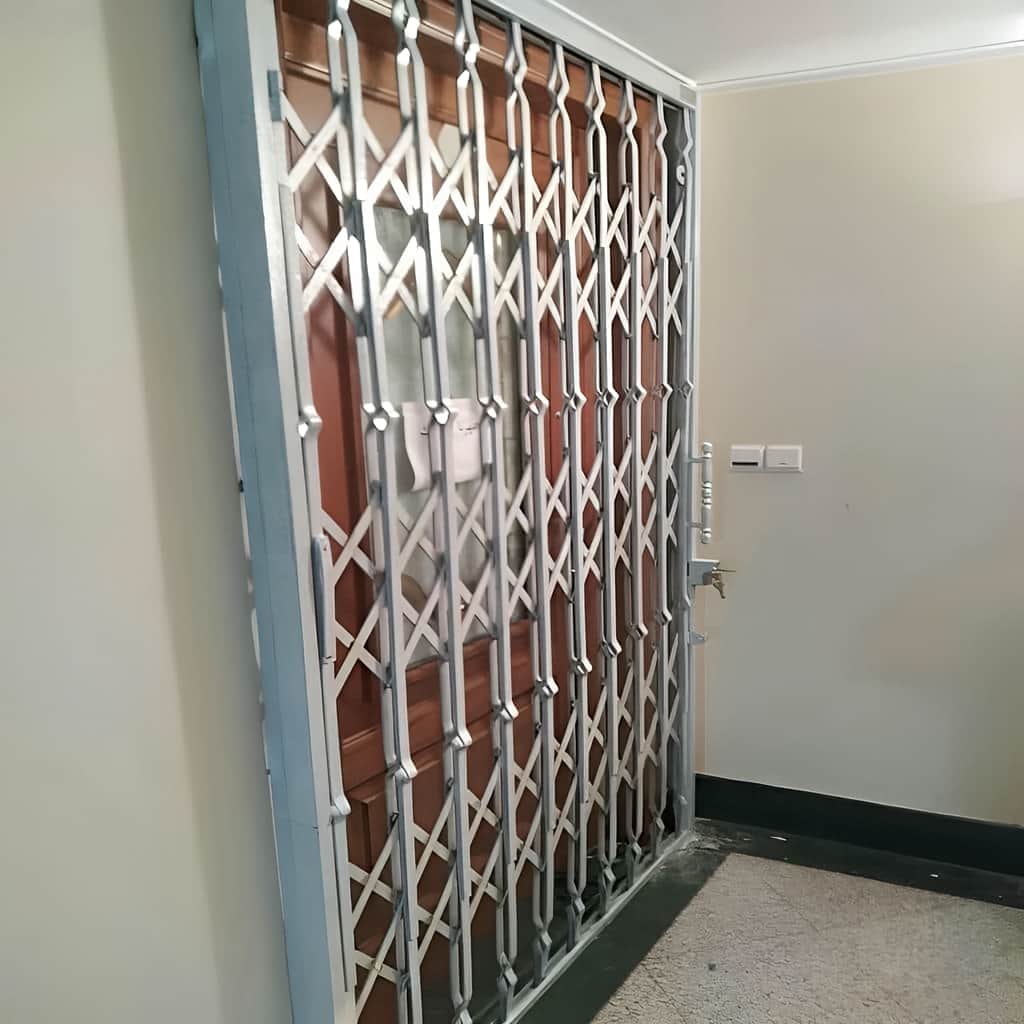درب آکاردئونی فلزی ضدسرقت در سنندج
