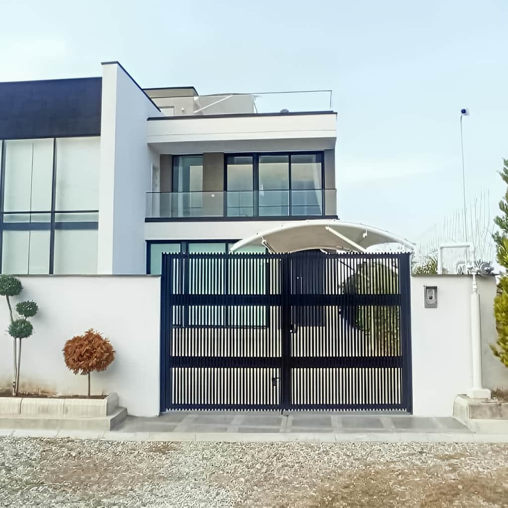 خرید درب حیاط مدل ساده در آبسرد