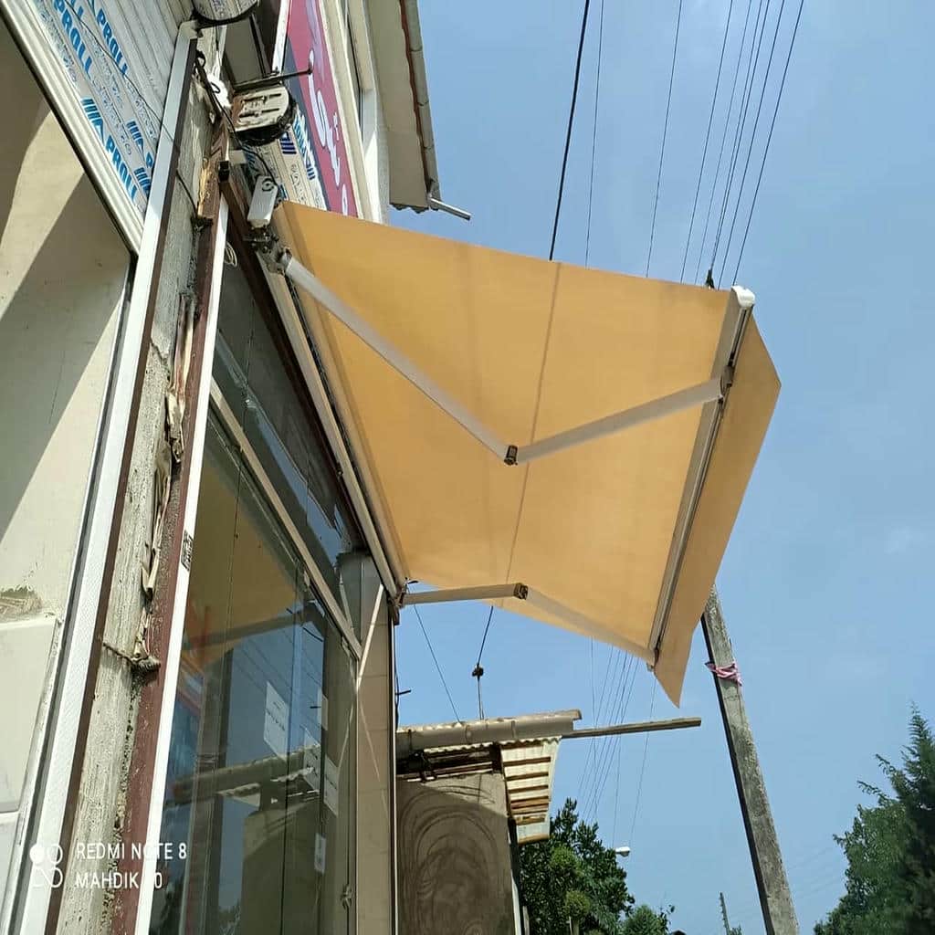 سایبان برقی بازویی اتوماتیک در قشم