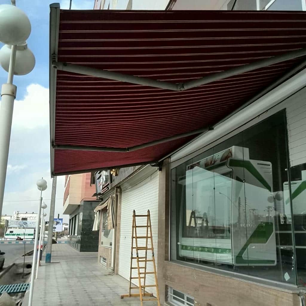 نصب سایبان برقی بازویی اتوماتیک ضدآب در بندر انزلی