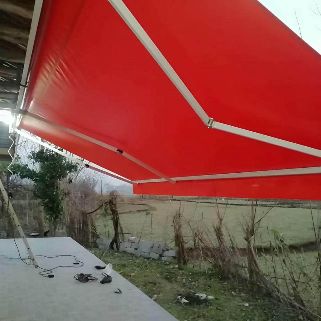 سایبان برقی بازویی اتوماتیک در بندر بوشهر