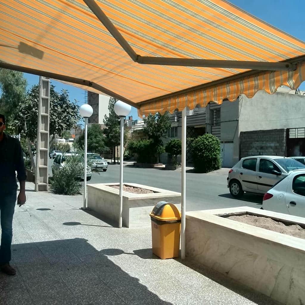 نصب سایبان برقی بازویی اتوماتیک ضدآب در استان مازندران