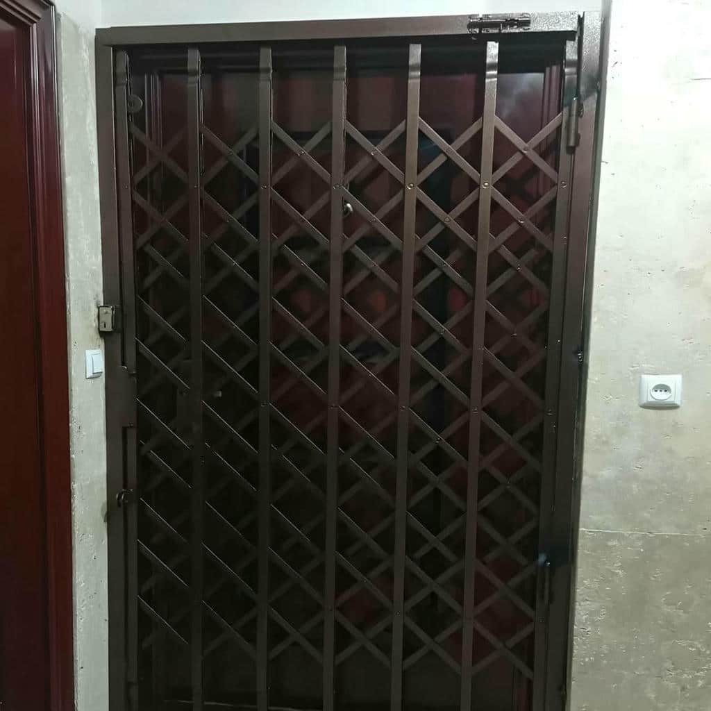 قیمت درب آکاردئونی فلزی ضدسرقت سه گل در کرج