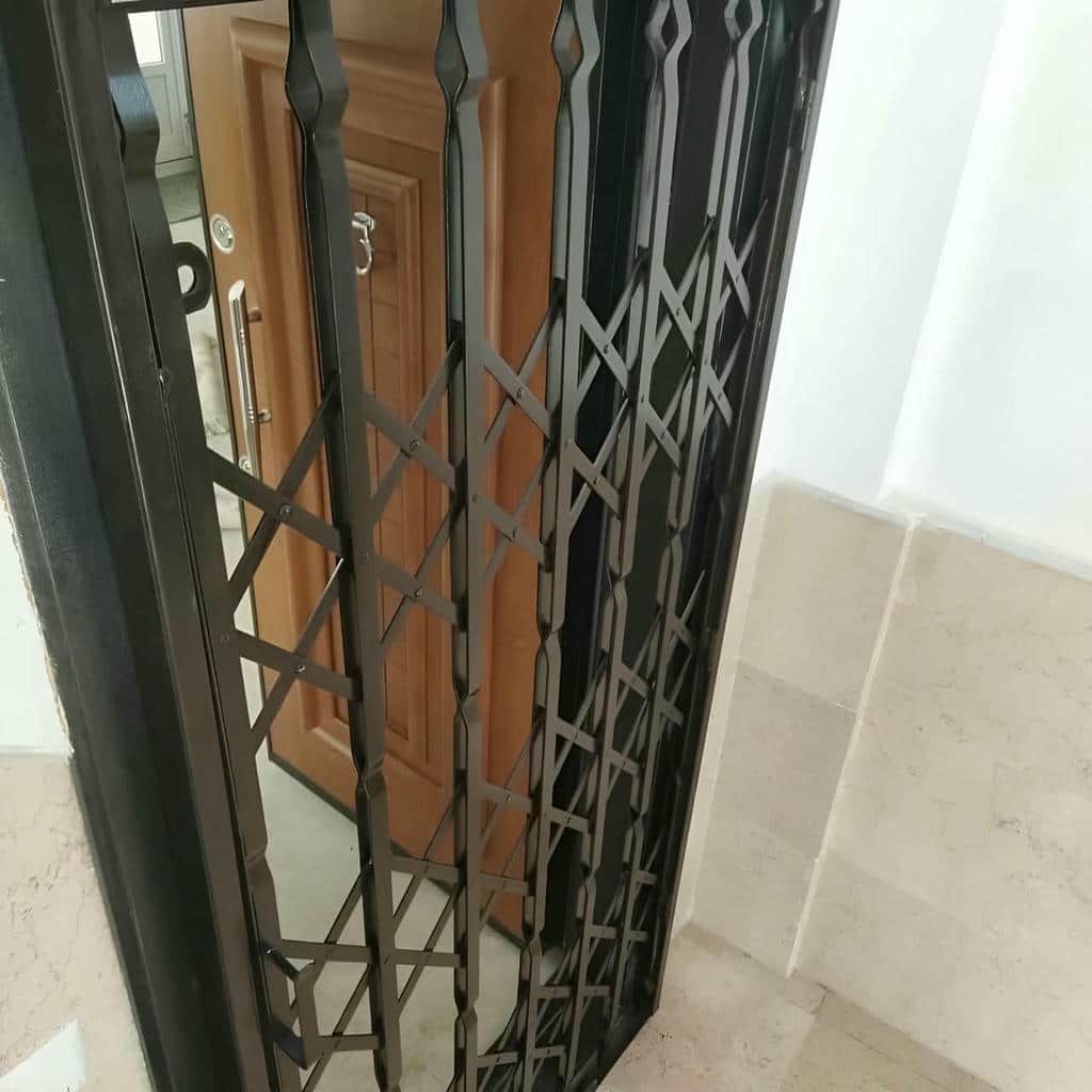 قیمت درب آکاردئونی فلزی ضدسرقت سه گل در زاهدان
