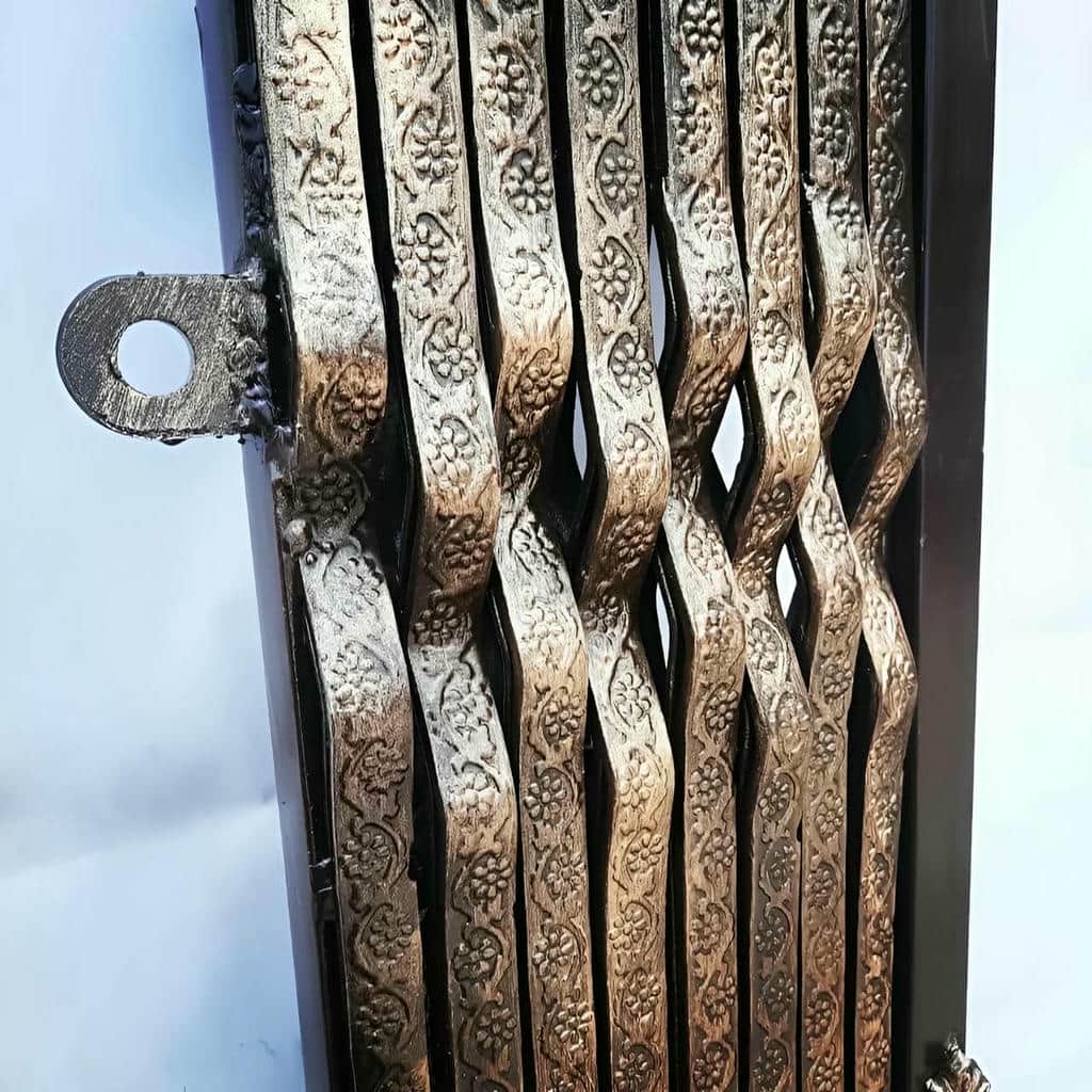 نصب درب آکاردئونی فلزی ضدسرقت چهارگل در زاهدان
