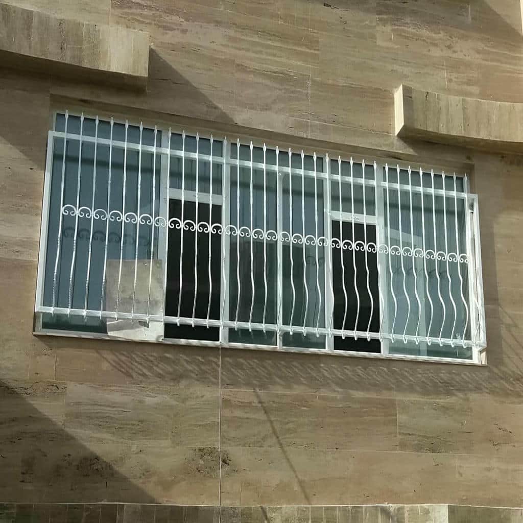 نصب حفاظ پنجره پروژهای در ایرانشهر