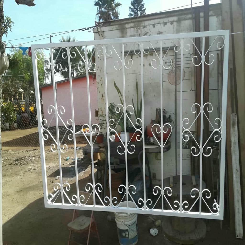 خرید حفاظ پنجره سفارشی در پردیس