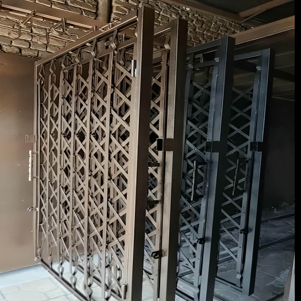 درب آکاردئونی با ضخامت تسمه مناسب