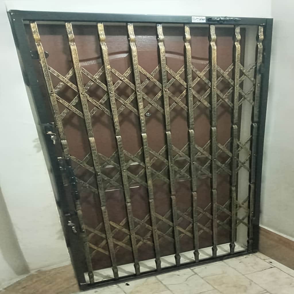 مدل های مختلف درب آکاردئونی بر اساس تعداد گل، تسمه و ساخت