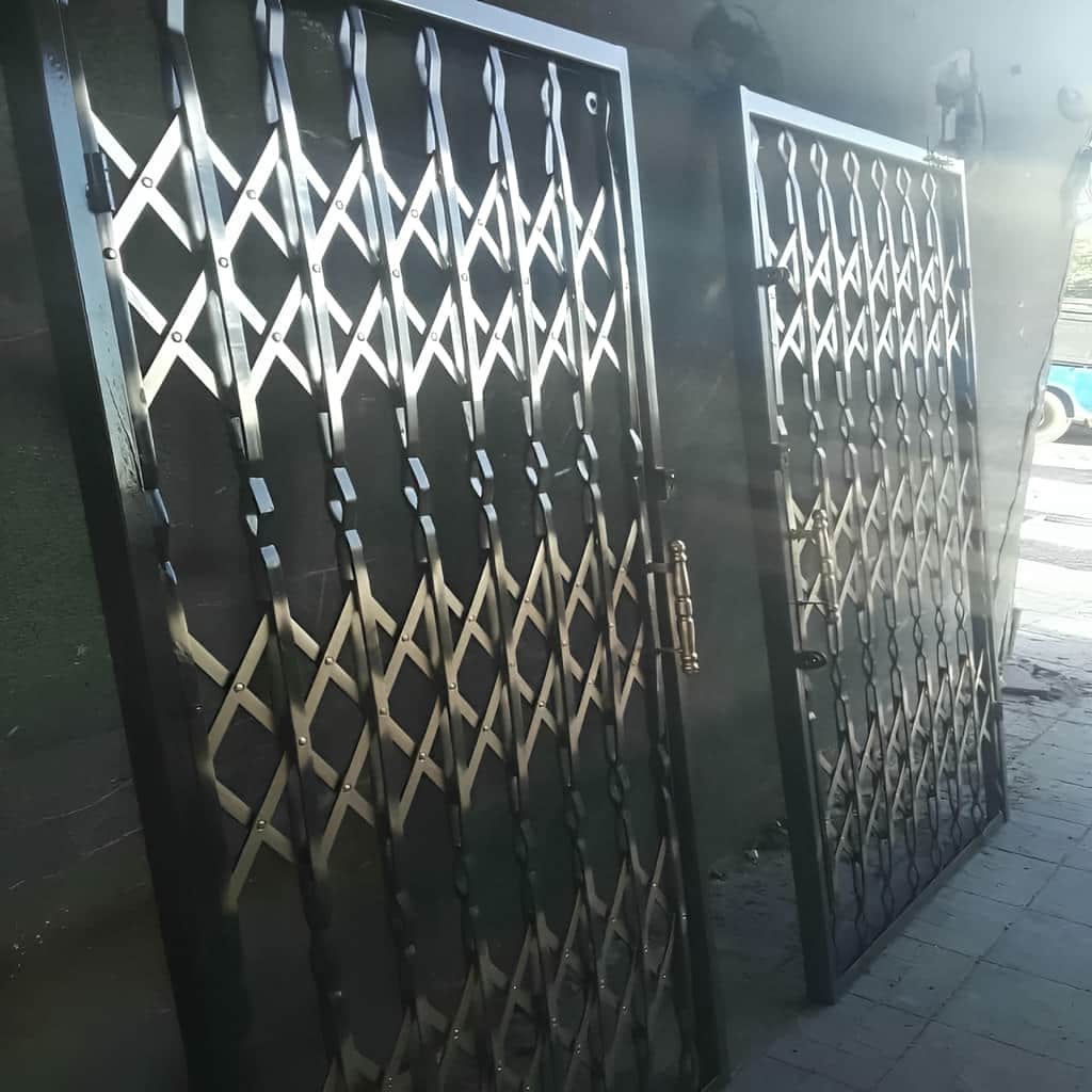 خرید حفاظ آکاردئونی لوزی تسمه پهن برای ورودی ساختمان