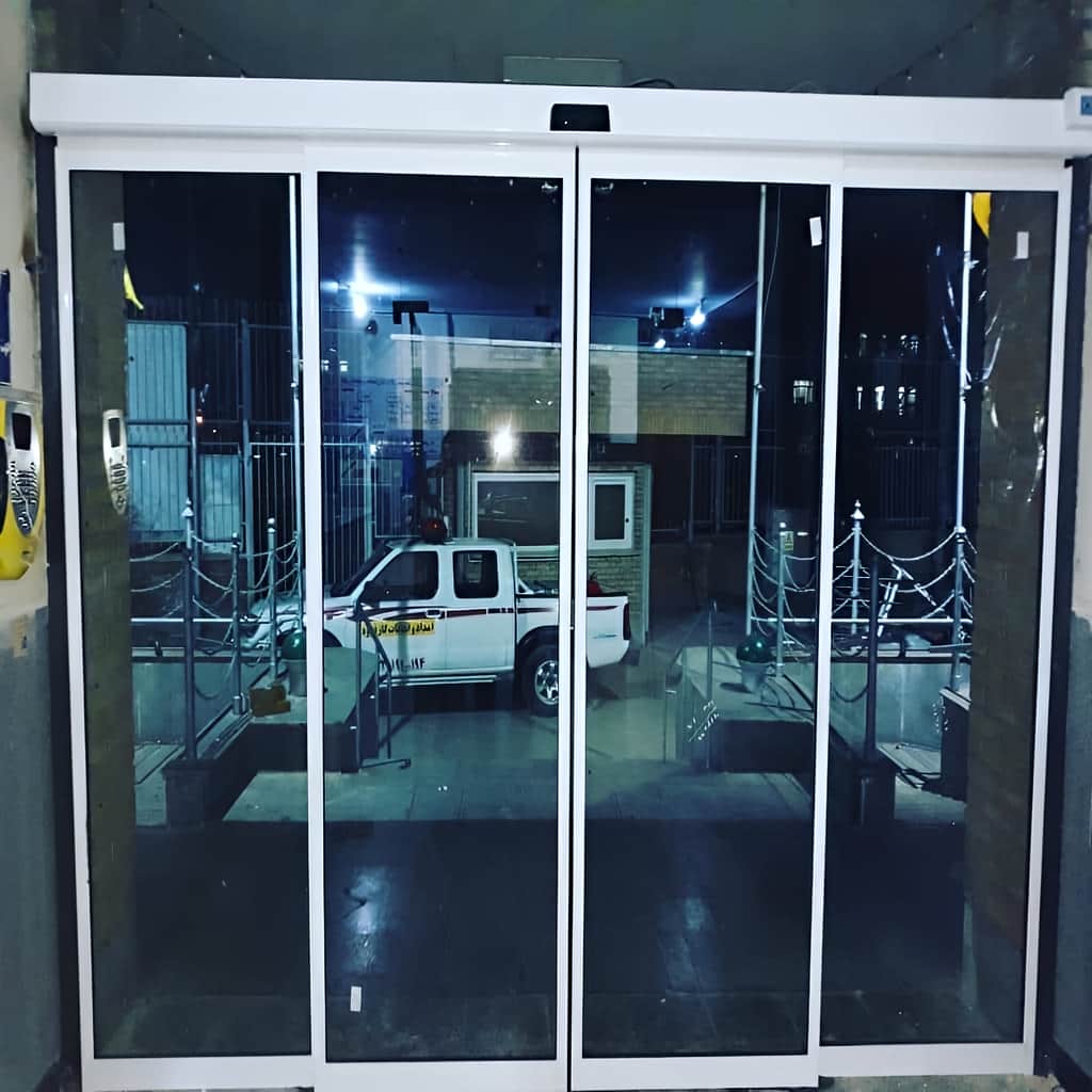 درب شیشه ای لمینت اتوماتیک لابی با کاور اپراتور باریک