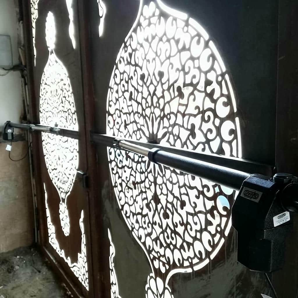 جک تردد بالای پارکینگ با ریموت کنترل ورودی