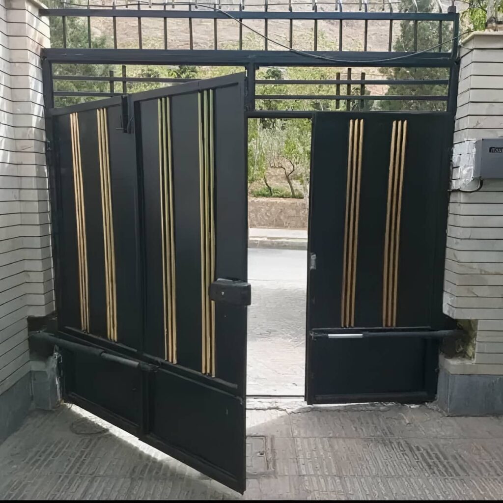 جک سنگین درب پارکینگ با فتوسل ایمنی مسیر خودرو
