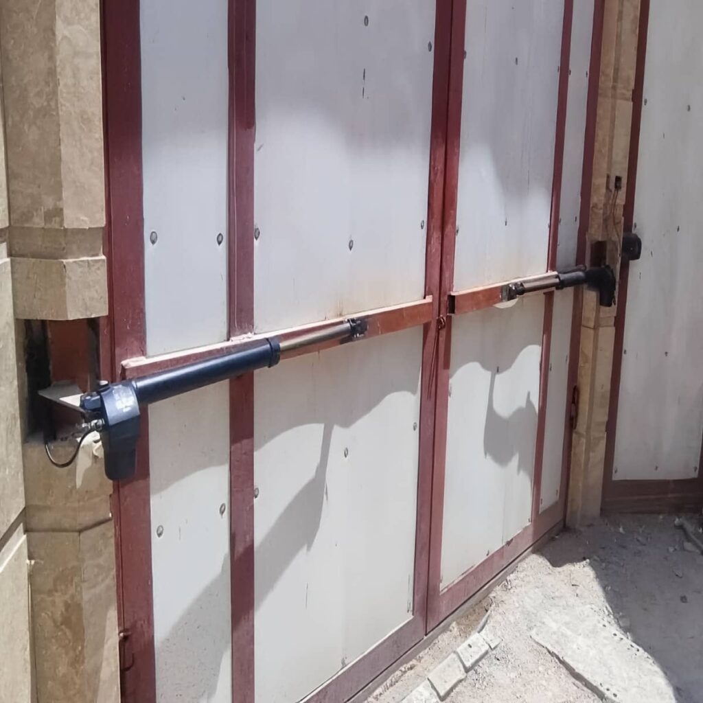 ریموت کنترل درب پارکینگ با برد ارسال پایدار