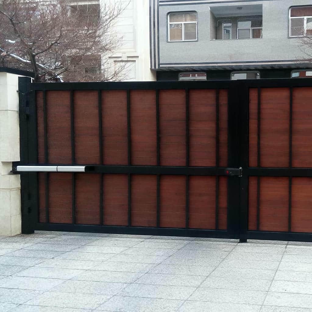 ریموت کنترل درب پارکینگ با استفاده مناسب ورودی ویلایی