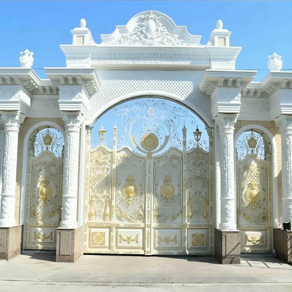 درب حیاط آهنی با قفل ایمن و یراق فلزی