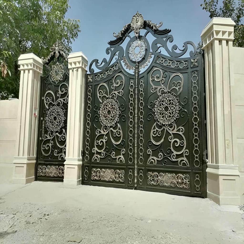 درب آهنی ساختمان با شاسی مقاوم و قاب تراز