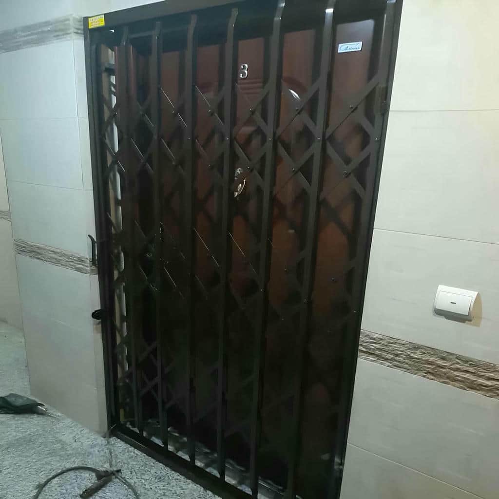 درب آکاردئونی آبسرد